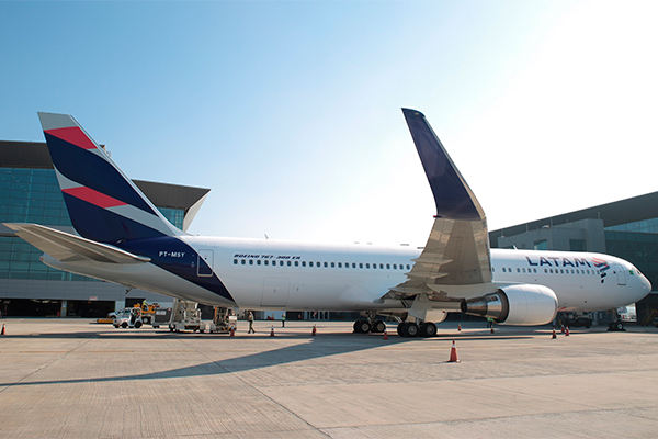 Peligra Semana Santa en Argentina: pilotos de avión amenazan con paralizar los vuelos