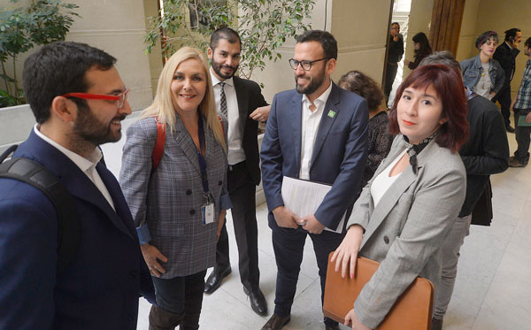 Diputados del PH evaluarán acusación contra Bachelet
