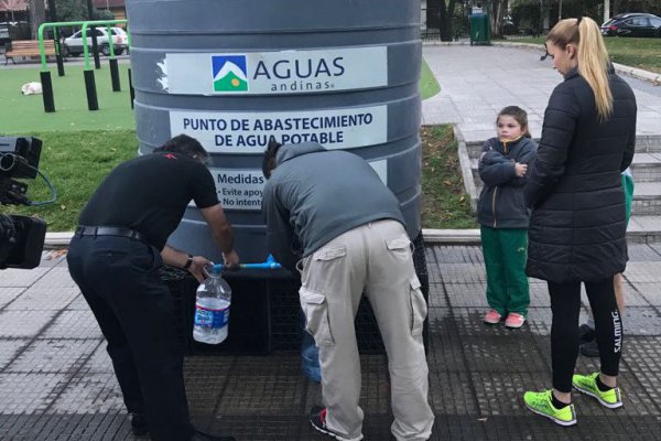 Aguas Andinas descarta riesgo para la salud en Las Condes y La Reina por malos olores