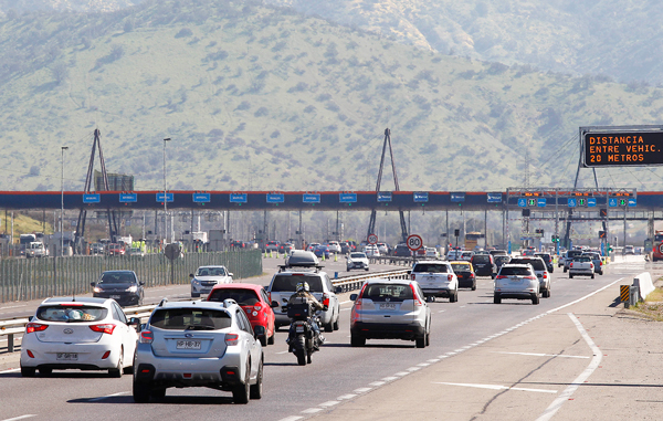 Sube presión por tráfico en autopistas: flujo en principales rutas del país crece hasta 140%