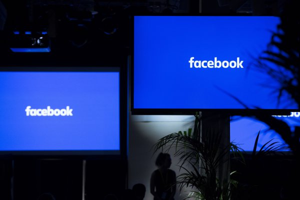 ¿Cómo se puede usar Facebook para apuntar a millones de usuarios?