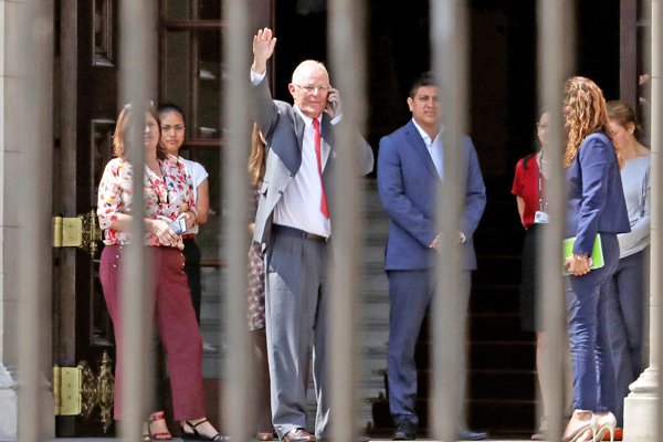 Se adelantó su salida: PPK renuncia a la presidencia en medio de escándalo de corrupción