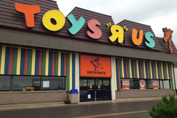 Fallece el fundador de la cadena de jugueterías Toys 'R' Us a días de anunciar la quiebra