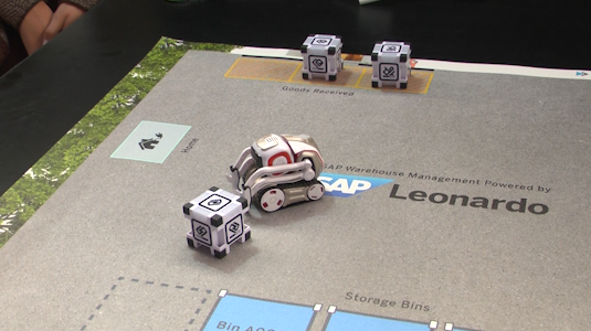 DF LAB: Conozca a Cozmo, el robot inteligente que ayuda a mejorar los procesos de almacenamiento
