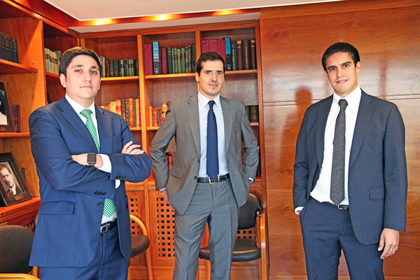 Grandes estudios estrenan socios en medio de más exigencias por paridad y flexibilidad laboral