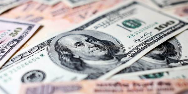 Dólar comienza la semana a la baja en Chile arrastrado por su debilidad a nivel global