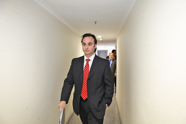 Motta acusa arbitrariedad en análisis de operaciones objetadas