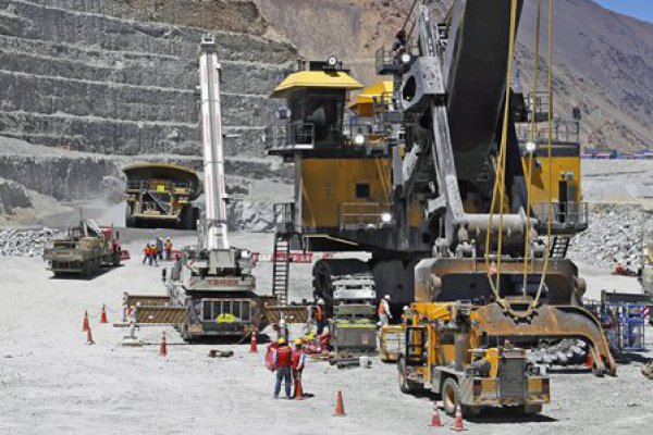 Mineras vuelven a los megabonos para enfrentar negociaciones colectivas