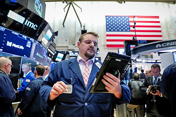 Wall Street logra mayor alza en tres años