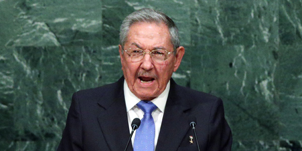 Raúl Castro reconoce errores económicos
