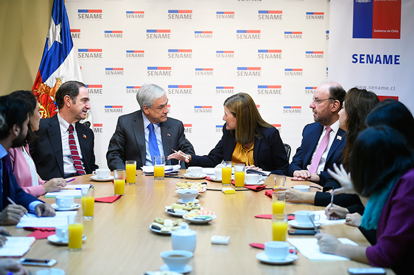 Piñera destaca bases para avanzar en el cuidado de los niños en el país