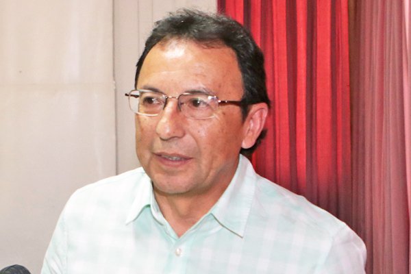 Golpe de fuerza en la FTC: sindicatos de Codelco en el norte sacan a Espinoza de la presidencia