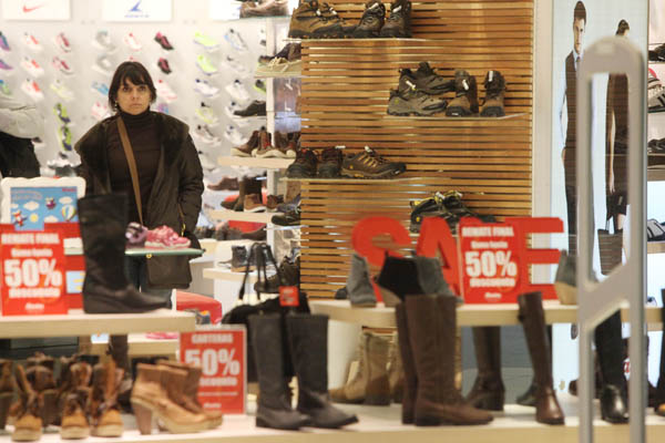 Interactivo | Ventas del comercio caen ante fuerte desaceleración en compras de argentinos