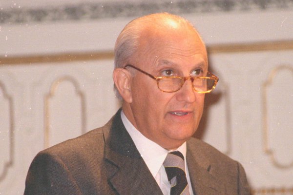 <p>Parte el recambio: Eduardo Fernández León se aleja de Consorcio y asume su hijo en el directorio</p>
