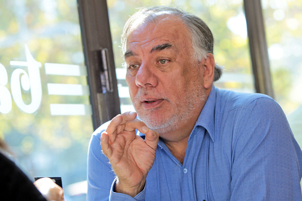 Andrade: “El resquicio se usó por Allende para torcer las normas legales y lo mismo está haciendo Piñera”