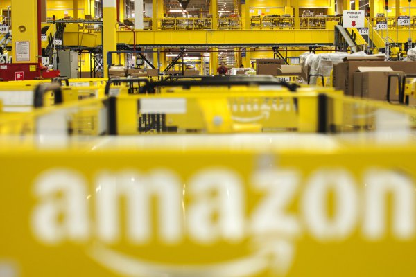 <p>Trump ataca a Amazon en Twitter y profundiza su caída en la bolsa</p>