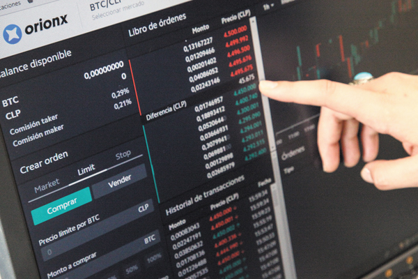 ¿Fin de las criptomonedas en Chile? A toda máquina operadores buscan salvar la industria