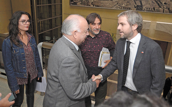 Blumel y PC reafirman voluntad de diálogo