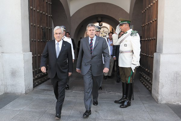 Canciller confirma gira de Piñera a Argentina y Brasil