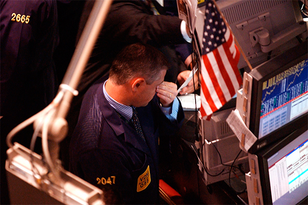 Wall Street se recuperó y cerró con ganancias una volátil sesión marcada por la guerra comercial