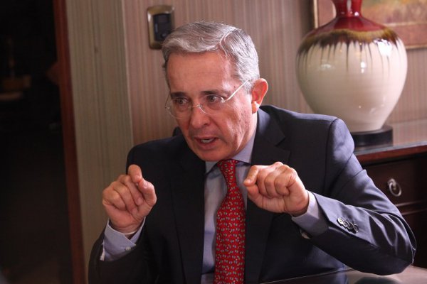 Colombia: acogen a trámite denuncia que podría terminar con la carrera de Álvaro Uribe y su heredero político