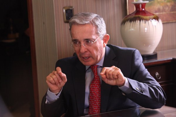 Colombia: acogen a trámite denuncias contra Uribe y Duque