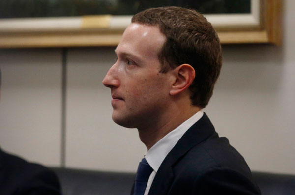 Zuckerberg admite “errores” por filtración de datos de Facebook