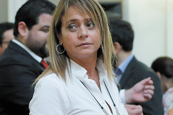 Presidenta de la UDI cierra filas con Hernán Larraín y acusa “sesgo” en algunos fallos judiciales