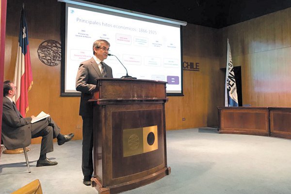 Marcel vuelve a defender rol de la política monetaria para amortiguar la desaceleración