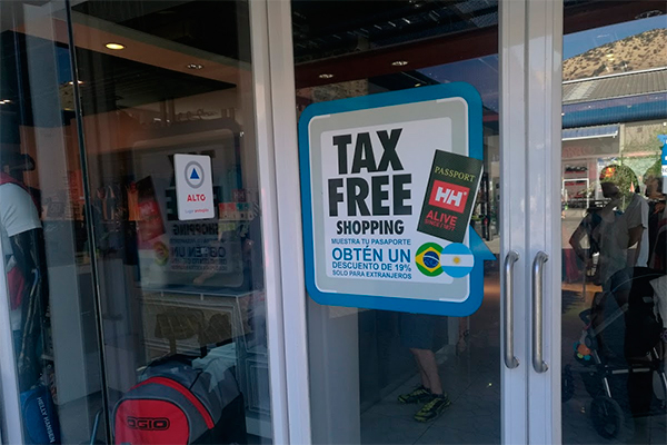 Menos argentinos pasa la cuenta: compras de extranjeros con tarjetas caen 14,3% el primer trimestre