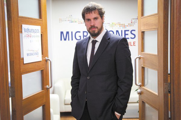 Álvaro Bellolio: “La política de Piñera es opuesta a lo que está haciendo Trump en EEUU”