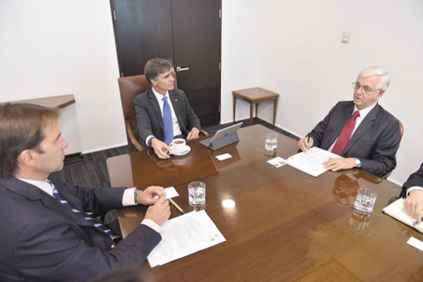 Valente y Ariztía se reúnen para abordar preocupaciones del mundo agrícola