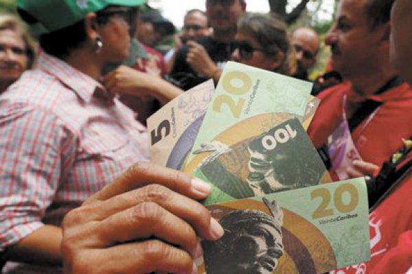 Caracas lanza su propia moneda, el “caribe”, para hacer frente a crisis de hiperinflación