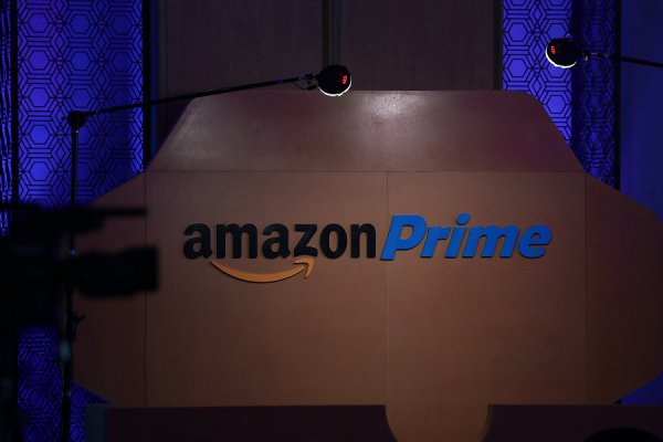 ¿Se le escapa negocio a Latam? Amazon conversa con aerolínea Azul para distribuir sus despachos en Brasil