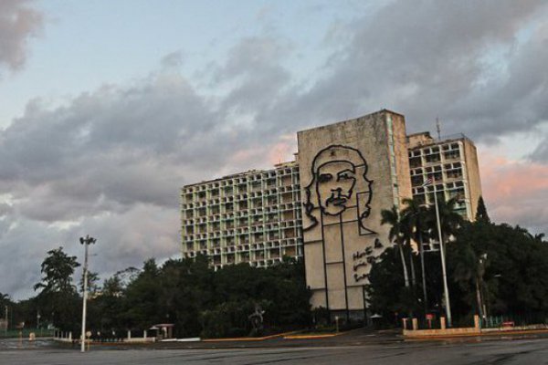 Experto cubano y cambio de mando en Cuba: “Es una jugada publicitaria para dar una señal de cambio que no es real”