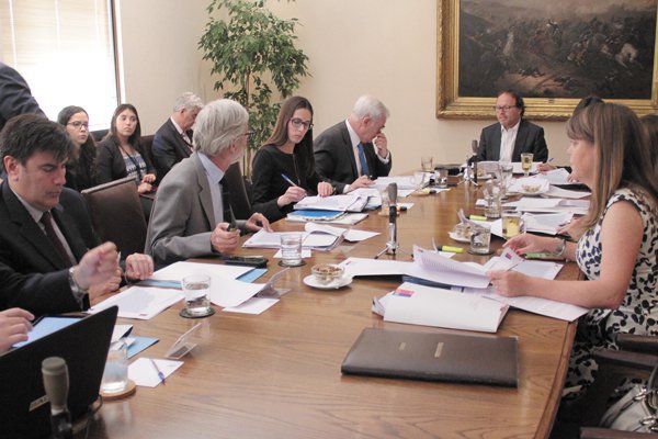 Fontaine y reforma a ley de sanitarias: “Tiene visos de inconstitucionalidad”