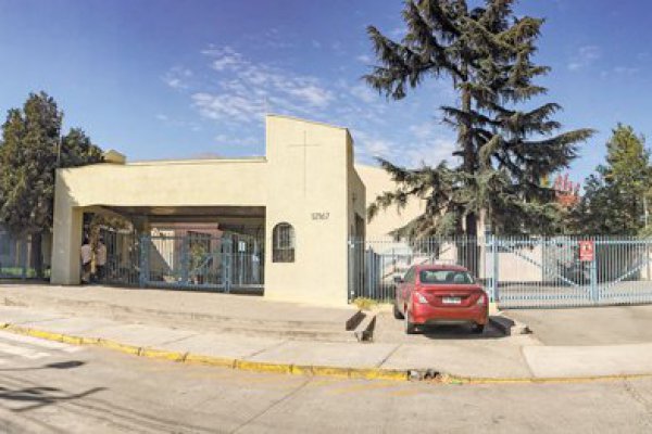 Lavín se enfrenta al Fisco por proyecto de mall en exterreno de colegio Mayflower