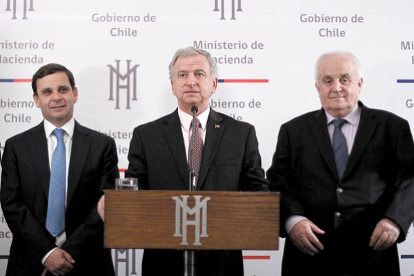 Parte mesa pro crecimiento de gobierno y empresarios