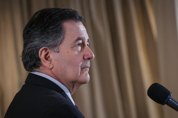 Ampuero defiende nombramiento de hermano de presidente Piñera y descarta nepotismo