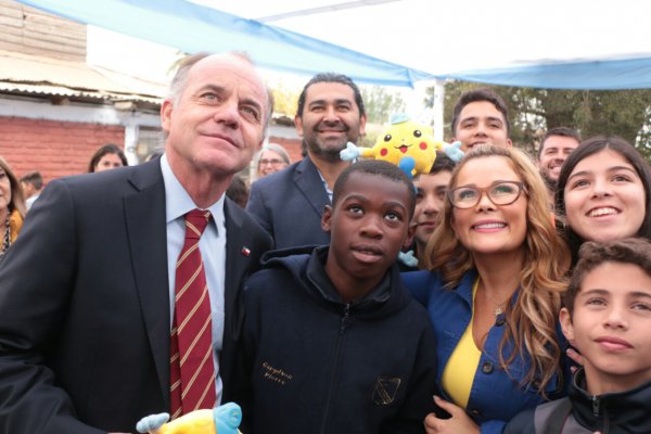 Ministro Walker: "Debemos regularizar la situación de los inmigrantes, el agro los necesita"