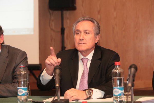 Directorio de SQM deja en suspenso respaldo de propuesta que blinda control de la minera