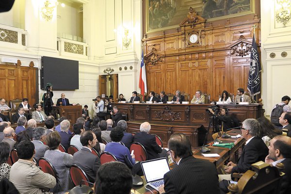 Oposición delinea ejes para defender reforma tributaria de 2014