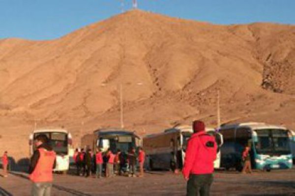 Sindicatos de Lomas Bayas amenazan con paralizar por 48 horas tras despido de trabajadores
