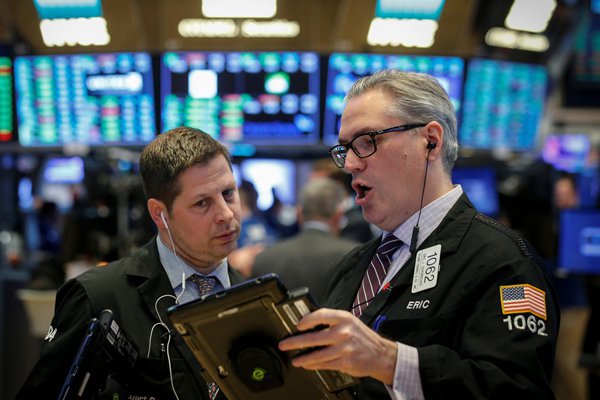 Wall Street cayó por quinta sesión seguida por bonos del Tesoro