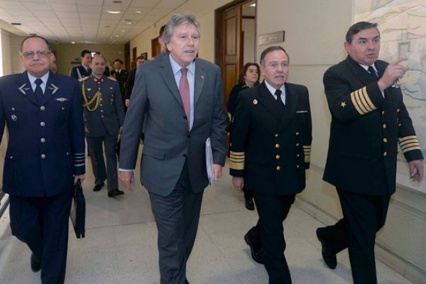 Defensa fija junio como plazo para proponer cambios al sistema previsional de FFAA