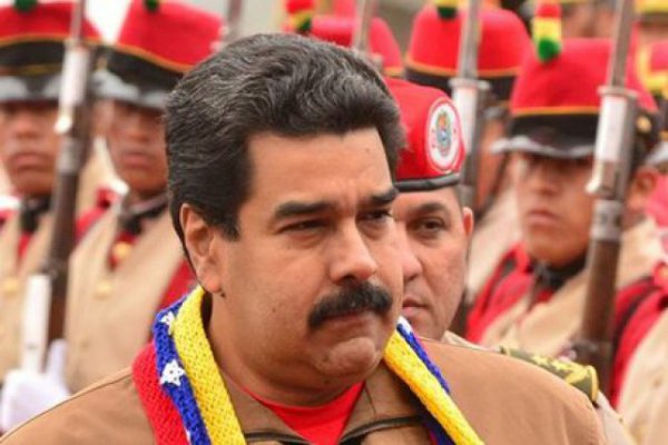 Chevron evacúa a sus ejecutivos de Venezuela tras arrestos por "traición"