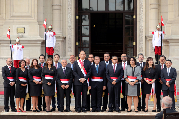 Nuevo gobierno de Perú ya perdió a su primer ministro: renuncia el titular de Producción