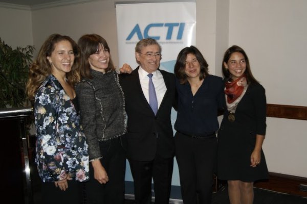 Histórico: mujeres se toman el directorio de la ACTI