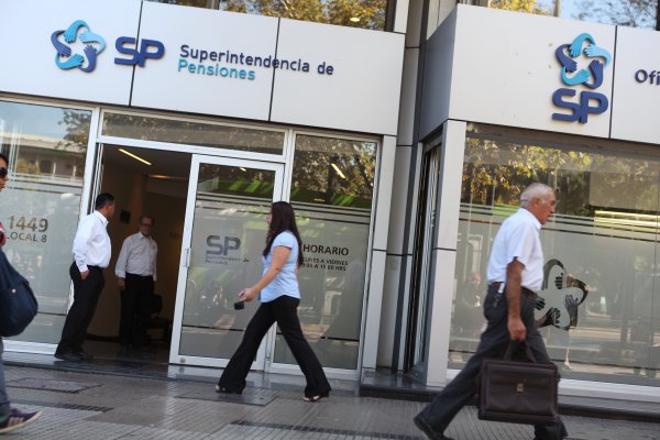 Super de Pensiones prepara a fiscalizadores por fin de licitación