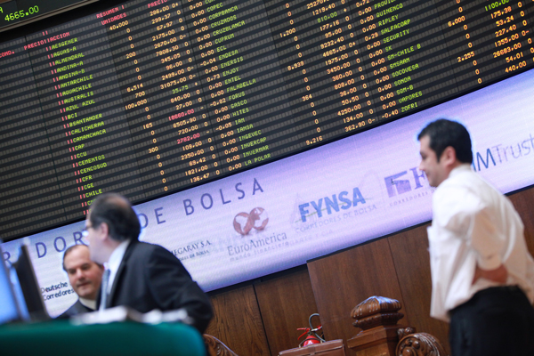 IPSA sube 3% en abril y expertos perfilan oportunidades hacia fin de año
